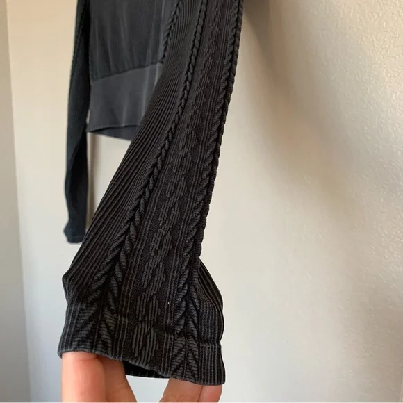 Aerie Offline Black Seamless Cable Cropped Square Neck Long Sleeve Top NWT - Picture 4 of 12